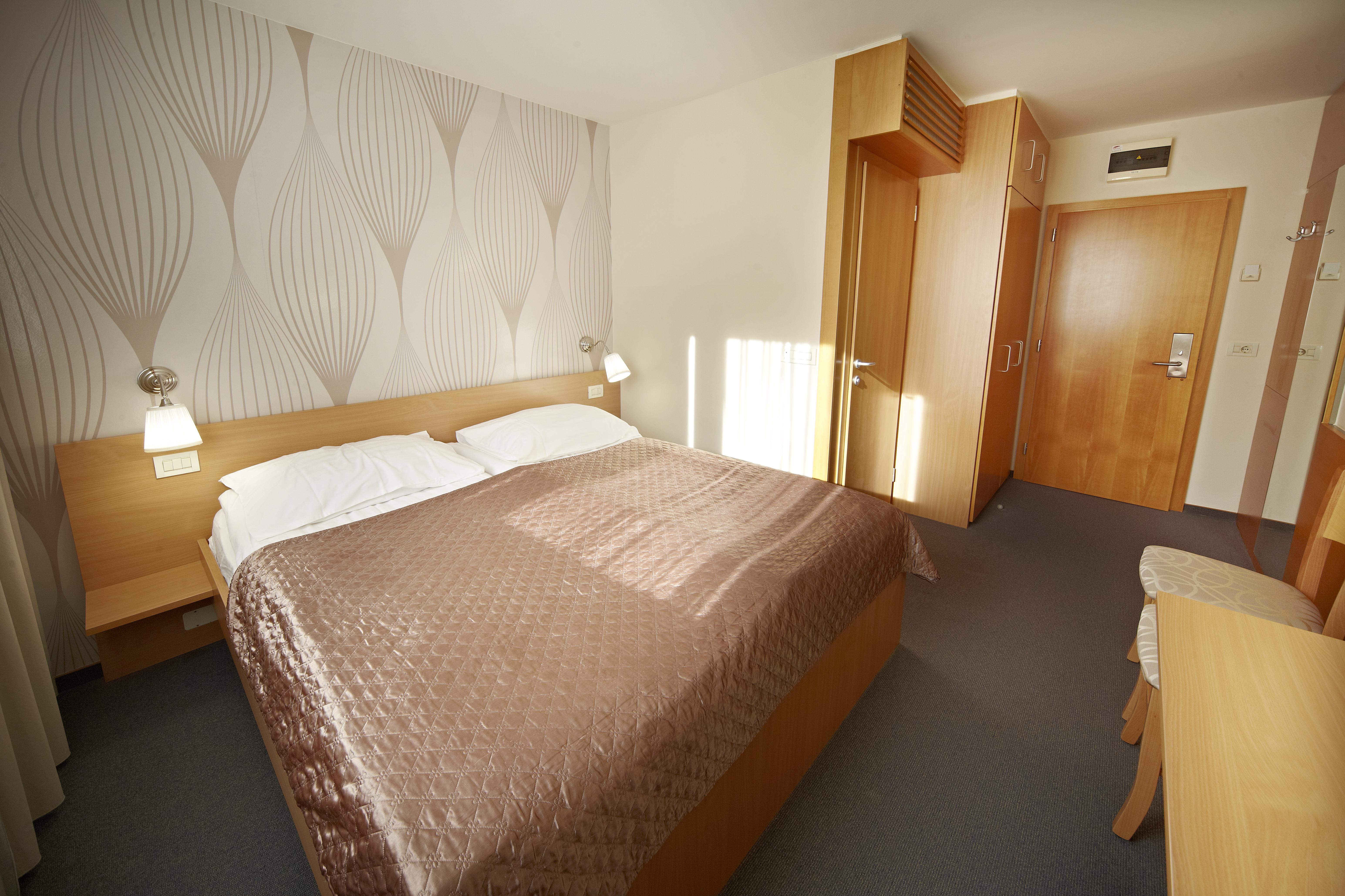 Hotel Vita - Terme โดแบร์นา ภายนอก รูปภาพ